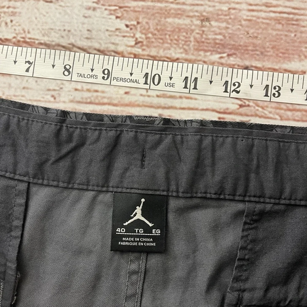 Air Jordan Men's‎ Gray Geometric Design Chino Cotton Shorts Size 40 Drawstring